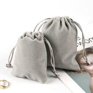 Bolsa de Terciopelo Personalizada con Cordón, Color Blanco, Rosa, Rojo y Gris, para Maquillaje, Cosméticos, Regalos, Joyería, Embalaje, con Logotipo Personalizado OEM al por Mayor - Product Image 4
