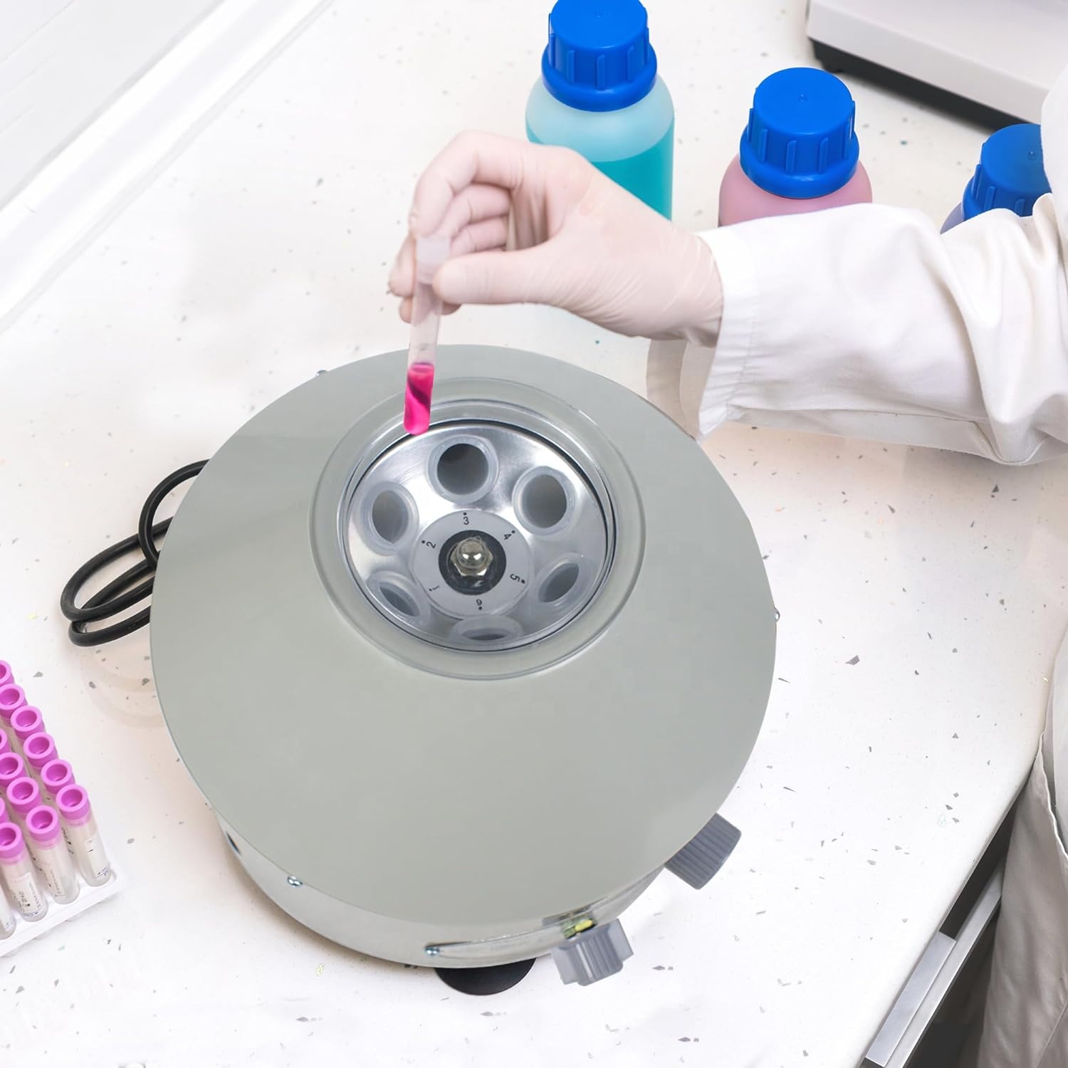 Практика Benchtop с таймером и управлением низкой скорости 4000 об/мин Настольная медицинская практика электрическая лабораторная Центрифуга