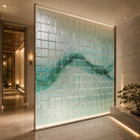 Paravent décoratif personnalisé en acier inoxydable et verre, design géométrique en grille, style moderne, construction durable pour hôtel et salle de banquet