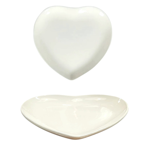 PLATO DE CERÁMICA EN FORMA DE CORAZÓN, COLOR CREMA, 25X25CM - Product Image 1
