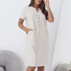 Vestido Midi Informal para Mujer, Nuevo Modelo 2025, Algodón y Lino, Diseño Sólido con Parches, Color Beige, Botones, Venta al Por Mayor, Manga Corta, Estilo Tejido - Product Image 1