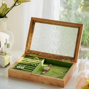 Boîte à bijoux de Noël en bois massif vintage avec couvercle en verre, motif floral, pour rangement et présentation de colliers, bagues et boucles d'oreilles - Vente en gros - Product Image 5