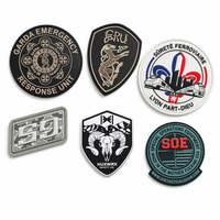 Badge en caoutchouc souple PVC, logo personnalisé, directement de l'usine, pour vêtements, sacs à dos, casquettes