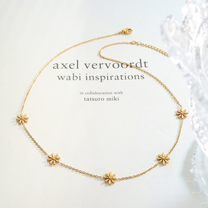 สร้อยคอโชกเกอร์สแตนเลสสตีล | ดีไซน์เดซี่ชุบทอง18K - Product Image 3