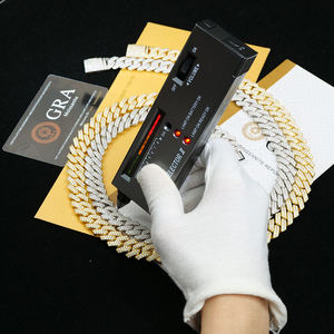 สร้อยคอฮิปฮอป GRA แบบ Cuban Chain ขนาด 14 มม. ประดับเพชรโมอิสซาไนต์ทรง Brilliant Cut หรูหราสำหรับทุกเพศ  ทำจากเงินแท้ 925 ชุบทอง - Product Image 4