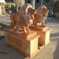 Grande sculpture décorative en pierre naturelle pour l'extérieur Sculpture d'animaux de jardin Statues de lion en marbre grandeur nature à vendre
