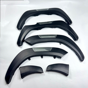 บังโคลนหน้าและแถบตกแต่งสำหรับรถยนต์โตโยต้า ไฮลักซ์ รีโว่ ปี 2016-2024 อุปกรณ์ตกแต่งภายนอกรถยนต์ที่ทนทาน - Product Image 4