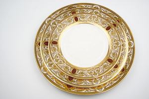 Set di Piatti di Lusso Dubai, Eleganti Piatti da Cena in Ceramica Dorata, Servizio di Porcellana - Product Image 4