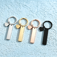 Ensemble de porte-clés rectangulaires Ywyougang, 4 couleurs, porte-clés en métal avec breloque en forme de cœur, bord en dentelle concave, pour cadeau