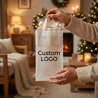 Sac en plastique givré personnalisé avec logo de marque et poignée souple pour boutique de vêtements, magasin de cosmétiques, emballage de vente au détail