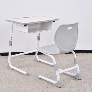 Silla Escolar Starlight para Estudiantes de Primaria y Secundaria con Altura Ajustable y Diseño de Plástico Resistente - Product Image 3