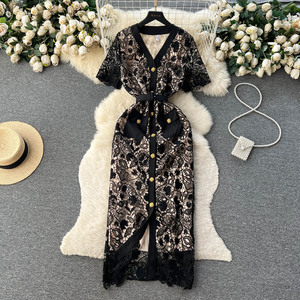 Style d'été léger <span class=keywords><strong>Mature</strong></span> simple boutonnage Robe pour femme à manches courtes Dentelle creuse Impression sexy Taille douce Taille naturelle - Product Image 3