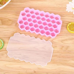 Molde de Hielo Creativo en Forma de Panal con Tapa, 37 Compartimentos, Bloque de Silicona Flexible para Congelador, Máquina para Hacer Helados Caseros y Comida para Bebés - Product Image 5