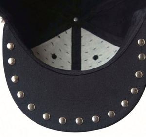 Gorra de béisbol unisex de lona ajustable con remaches y púas plateadas, estilo punk, rock, hip hop, con diseño de erizo - Product Image 4