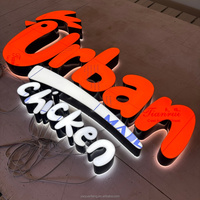 Enseigne publicitaire lumineuse personnalisée en résine acrylique 3D à LED pour logo mural de restaurant de poulet rapide