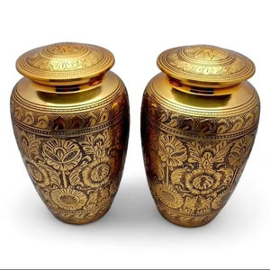 โกศเผาศพทองเหลืองงานแฮนด์เมดสไตล์ยุโรปและอเมริกันประดับด้วยดอกไม้ - Product Image 1