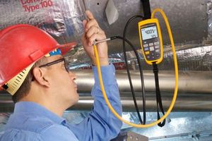 Micromanomètre 922 pour la mesure du débit d'air, idéal pour les tests de vitesse et de débit d'air différentiels en CVC - Product Image 2
