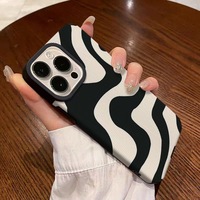 Étui en TPU noir blanc à rayures zébrées à la mode pour iPhone 11 12 13 14 15 Pro Max 15 Plus couverture arrière souple en Silicone antichoc XR