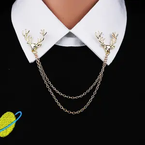 Chemise coréenne pour hommes, col de chemise à boutons, broche de tête de cerf personnalisée, broche avec chaîne, modèle masculin