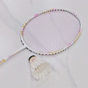 <span class=keywords><strong>Raquette</strong></span> de <span class=keywords><strong>badminton</strong></span> professionnelle disponible en OEM, entièrement en carbone graphite, poignée en PU, cordes durables 22-35lbs pour l'entraînement - Product Image 4