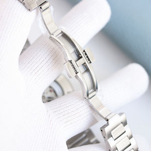 การอัปเกรดที่ไร้รอยต่อผสานความแม่นยำและความสง่างามเข้าด้วยกันอย่างลงตัว สะท้อนถึงผลงานชิ้นเอกแห่งงานฝีมืออย่างแท้จริง นาฬิกาจักรกล - Product Image 5