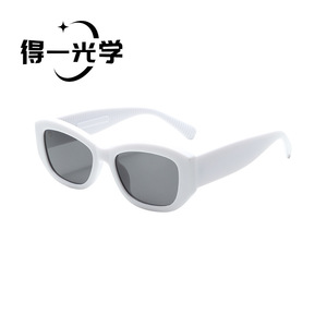 แว่นกันแดดทรงแคทอาย UV400 กรอบ PC สำหรับผู้หญิง ป้องกันแสงแดด ใช้กลางแจ้ง - Product Image 5