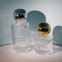 Flacon de parfum en verre cylindrique à motif vertical avec logo personnalisé, 30 ml, 100 ml, bouchon sphérique, pulvérisateur à pompe, diffuseur à bâtonnets, MOQ 100 pièces