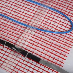 110V-230V 1m2 matras pemanas dalam ruangan bawah lantai dengan jaket luar PVC Ramah Lingkungan & pemasangan mudah bersertifikat CE - Product Image 1