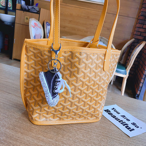 Nuevo diseño de lujo con diamantes de imitación para zapatos, llaveros para parejas, Bling Diamond Sport 3D <span class=keywords><strong>Sneaker</strong></span>, llavero para mujer, bolso, llavero para coche - Product Image 3