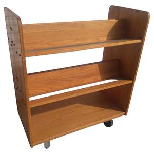 Chariot à livres vintage en bois, chariot à <span class=keywords><strong>roulettes</strong></span> pour <span class=keywords><strong>bibliothèque</strong></span>, chariot à livres de style mid-century avec étagères inclinées <span class=keywords><strong>sur</strong></span> <span class=keywords><strong>roulettes</strong></span> pour <span class=keywords><strong>bibliothèque</strong></span>, salle de classe - Product Image 1