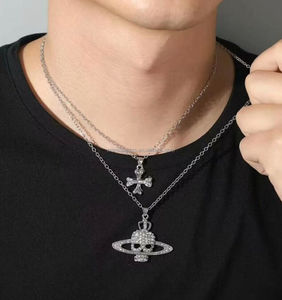 Vvivi Enne West Woods Collier en alliage en forme de crâne style punk, pendentif décoratif de la plus haute qualité - Product Image 1