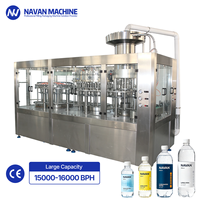 Machine de remplissage isobare 3 en 1 entièrement automatique à grande vitesse pour boissons gazeuses en bouteille PET