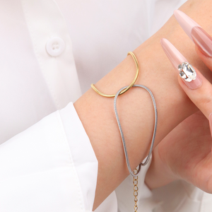 สร้อยข้อมือสแต<span class=keywords><strong>น</strong></span>เลสสตีล 316L แบบสองชั้น ลายโซ่ผสม ลายหัวใจและลายงู สำหรับผู้หญิง ยี่ห้อ Chris April - Product Image 6