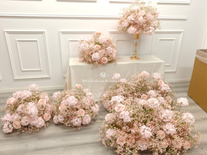 การจัดดอกไม้ประดิษฐ์สีชมพูทรงกลมสำหรับตกแต่งหน้าต่างคริสต์มาส ผ้าดอกไม้สำหรับงานแต่งงาน ของตกแต่งกลางโต๊ะ - Product Image 4