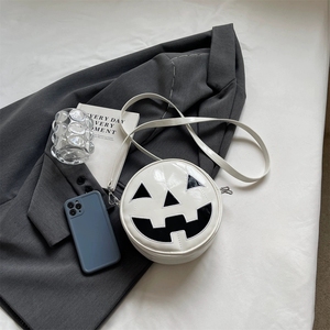 Graziosa borsa a tracolla a forma di zucca di Halloween con accento di teschio fantasma stile diabolico - Product Image 1