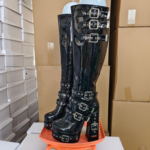 Bottes hautes pour femme à boucles larges, plateforme épaisse et talons robustes, grandes tailles 47, avec rivets métalliques arrière - Product Image 3