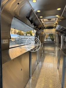 Remorques de cuisine mobiles OEM de 16,4 pieds à vendre en Europe, chariots de concession personnalisés, remorques de vente de nourriture - Product Image 5