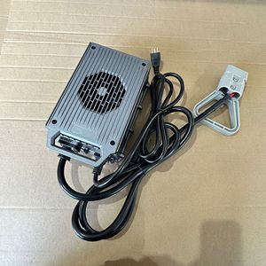 Chargeur de batterie au plomb-acide 24V 10A avec bornes M8 - Product Image 5