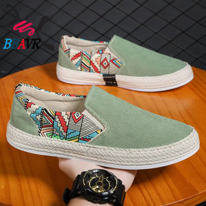 Zapatos de Lona para Hombre, Nuevos Modelos de Verano 2025, Transpirables, Casuales, Sin Cordones, Hechos a Mano, Estilo Pekín Antiguo - Product Image 1