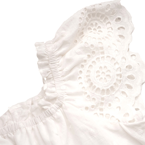 Robes de demoiselles d'honneur blanches en coton à dentelle anglaise, épaules dénudées, manches bouffantes à volants, coupe trapèze, style paysanne, pour petites filles, style bohème - Product Image 4