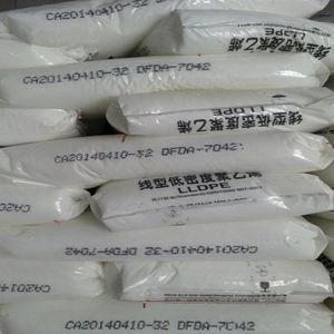 ราคาขายส่ง Q1018H โพลีเอทิลีนความหนาแน่นต่ำชนิดเชิงเส้น LLDPE ฟิล์มเป่าลม เม็ดพลาสติก LLDPE วัตถุดิบ LLDPE สำหรับทำฟิล์ม - Product Image 3