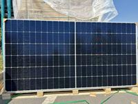 575-600W Usine Directement Eu Stock Jinko Panneaux Solaires Bifacial 580w 590w Module Solaire Mono Demi-Cellule pour Système de Stockage d'Énergie