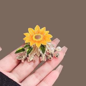 Pince à <span class=keywords><strong>cheveux</strong></span> <span class=keywords><strong>queue</strong></span> <span class=keywords><strong>de</strong></span> <span class=keywords><strong>cheval</strong></span> requin goutte à goutte huile fleur alliage pinces à <span class=keywords><strong>cheveux</strong></span> 5cm tournesol pince à mâchoire épingle à <span class=keywords><strong>cheveux</strong></span> pour les filles - Product Image 6