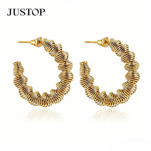 Pendientes de moda tipo argolla, OEM/OEM, impermeables, de acero inoxidable, chapados en oro, hipoalergénicos, proveedor de joyería de moda. - Product Image 4