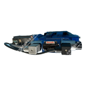R900751112 4WRKE16W8-125L-3X/6EG24EK31/F1D3M วาล์วควบคุมทิศทางแบบสัดส่วน - Product Image 4