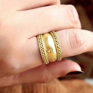 Anello Liscio Intrecciato per Donne, Accessorio Vintage Minimalista alla Moda per Uso Quotidiano - Product Image 3