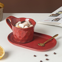 Service à thé et à café de luxe abordable, personnalisé OEM, comprenant tasses ovales, soucoupes, assiettes à dessert petites en céramique pour latte art, idéal pour le thé de l'après-midi