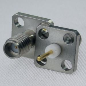 SSMA864S-2-6 SSMA-Buchse, quadratisch, 9,5 mm, 4-Loch-Flansch mit rundem Kontakt (0,86 L=6), PTFE L=2, 27 GHz, VSWR 1,3 - Product Image 1