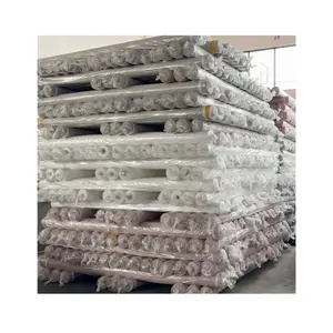 Échantillon gratuit doux polyester plissé froissé microfibre crêpe polyester tissu pour drap de lit textile à la maison