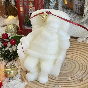 Bougie parfumée luxueuse en cire de noix de coco faite à la main, design Père Noël, parfum de vacances, décoration d'ambiance pour la maison et l'hôtel, vente en gros - Product Image 2